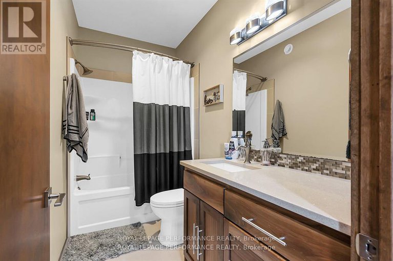 29337350/19-george-patrick-drive/long-sault/south-stormont/ontario/K0C1P0_32