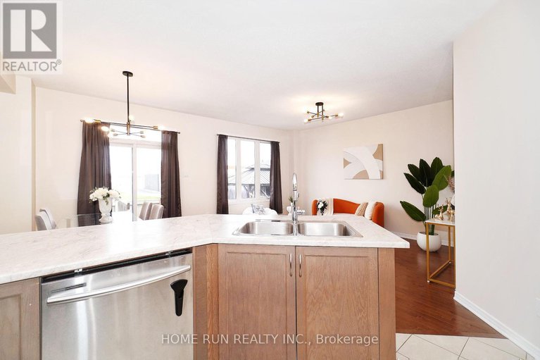28873096/224-don-brown-private/emerald-meadowstrailwest/ottawa/ontario/K2M0M6_15