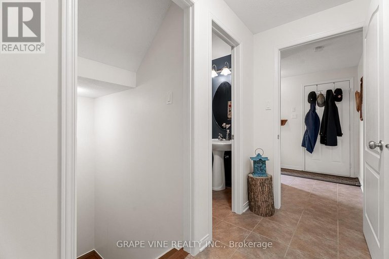28434299/421-keith-crescent/mer-bleuebradley-estatesanderson-park/ottawa/ontario/K1W0A2_16