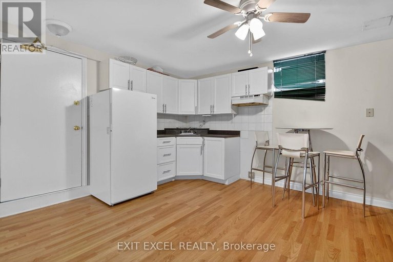 29577468/1093-b-normandy-cr-normandy-crescent/carleton-heights/ottawa/ontario/K2C0L9_41