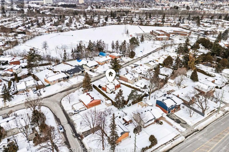 29399475/990-harkness-avenue/riverside-park/ottawa/ontario/K1V6P2_36