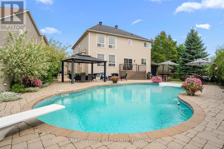 28434299/421-keith-crescent/mer-bleuebradley-estatesanderson-park/ottawa/ontario/K1W0A2_7