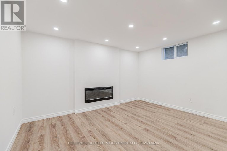 29294876/10-argue-drive/borden-farmstewart-farmcarleton-heightsparkwood-hills/ottawa/ontario/K2E6S1_37