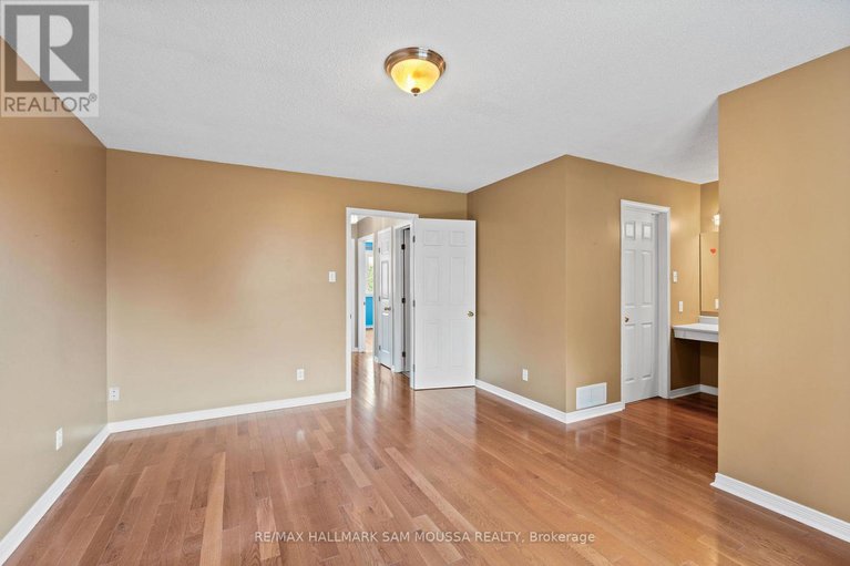 28323981/11-highmont-court/kanata-lakesheritage-hills/ottawa/ontario/K2T1B3_23