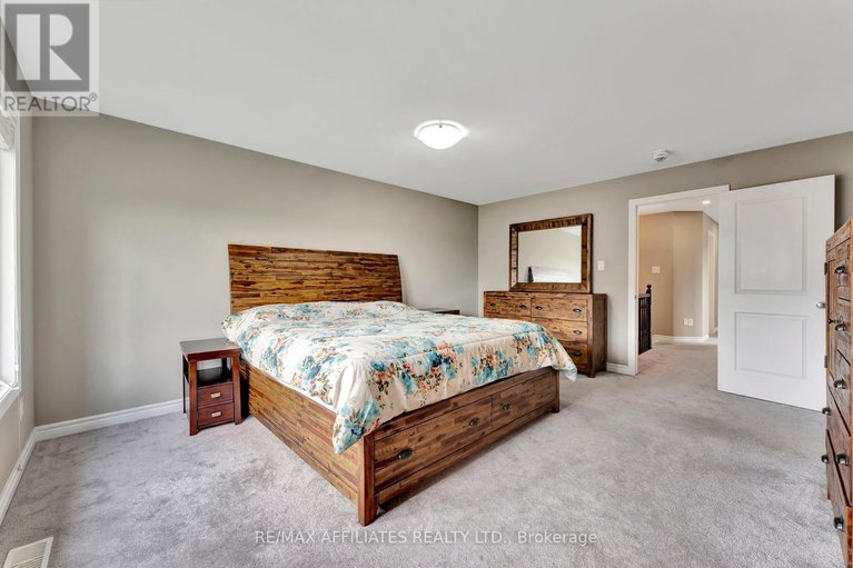 28562924/625-trigoria-crescent/avalon-west/ottawa/ontario/K4A1B1_24