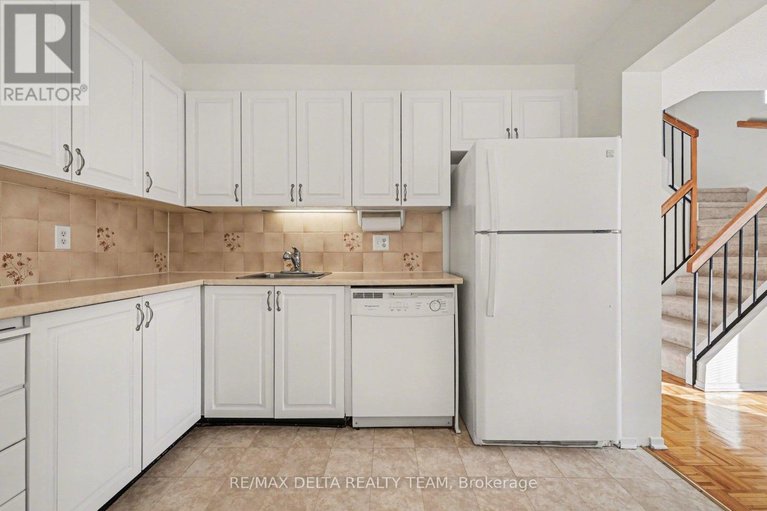 29462005/8a-millrise-lane/centrepointe/ottawa/ontario/K2G5E6_15