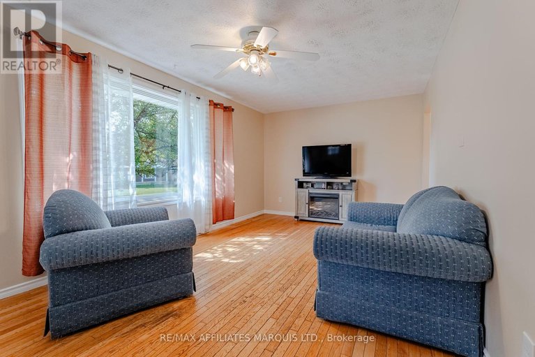 28780617/18223-oak-drive/south-glengarry-charlottenburgh-twp/south-glengarry/ontario/K0C2J0_6