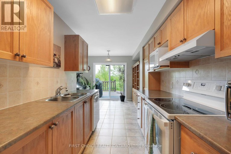 28420949/196-trail-side-circle/springridgeeast-village/ottawa/ontario/K4A5B4_15