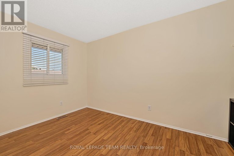 28990501/1844-stonehenge-crescent/pineview/ottawa/ontario/K1B4Z9_27