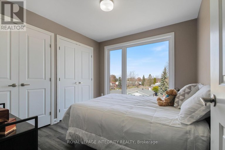 29648108/2722-draper-avenue/redwood-park/ottawa/ontario/K2H0C4_27