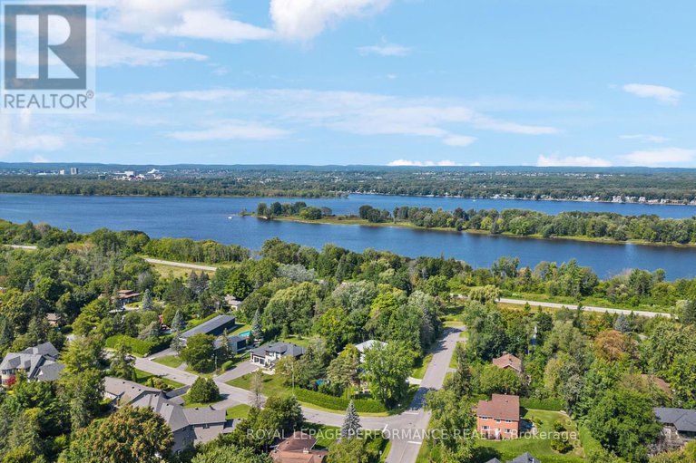 28732183/55-delong-drive/rothwell-heights/ottawa/ontario/K1J7E4_47