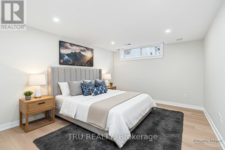 28740163/39-sunnycrest-drive/city-viewskylinefisher-heightsparkwood-hills/ottawa/ontario/K2E5Y4_22