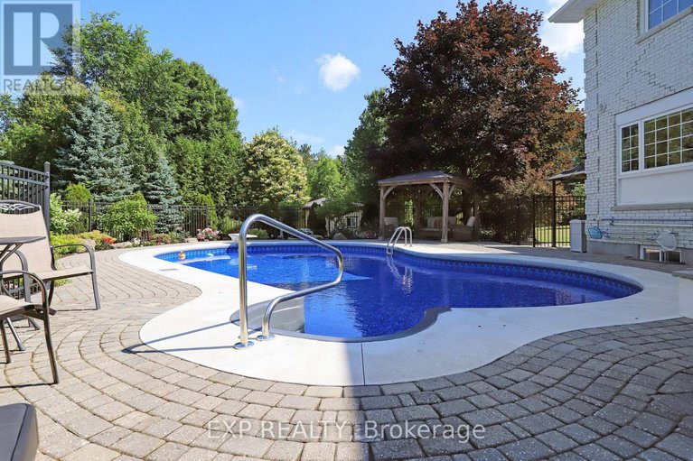 28566610/6385-third-line-road/rideau-twp-w-of-hwy-16-north-of-reg-rd-6/ottawa/ontario/K0A2T0_32