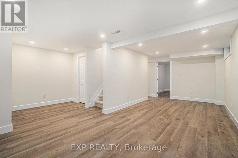28268546/16-weybridge-drive/cedargrovefraserdale/ottawa/ontario/K2J2X2_28