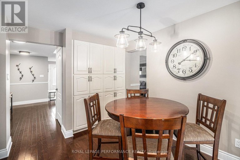 29629038/653-thicket-way/fallingbrookgardenway-south/ottawa/ontario/K4A3A7_17