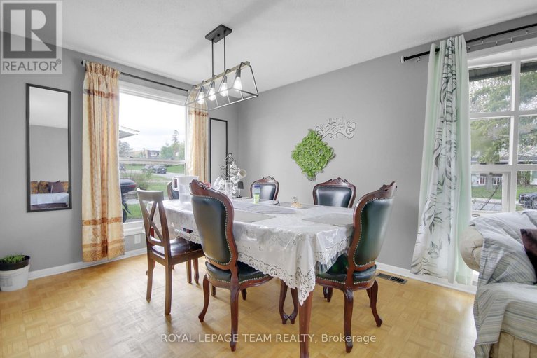 28494304/52-bowhill-avenue/borden-farmstewart-farmcarleton-heightsparkwood-hills/ottawa/ontario/K2E6S7_11