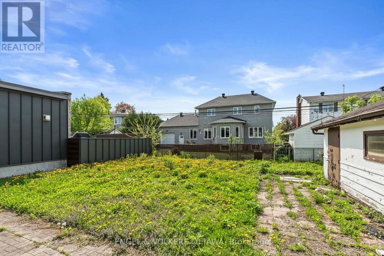 29526299/1372-ridgedale-street/emerald-woodssawmill-creek/ottawa/ontario/K1T1C5_33