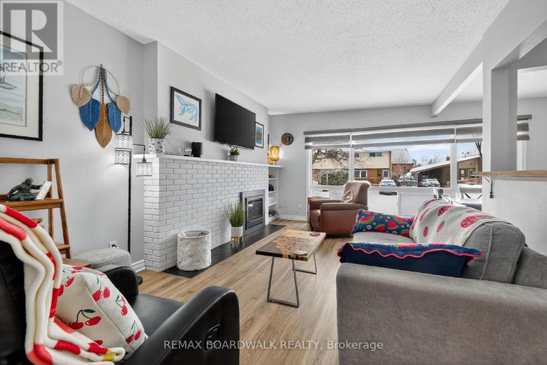 29402322/2462-tupper-avenue/hawthorne-meadows/ottawa/ontario/K1G1G7_10