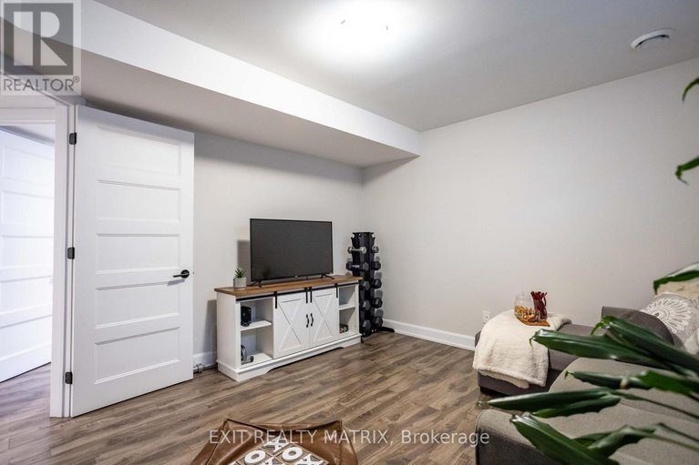 29322607/521-marseille-street/embrun/russell/ontario/K0A1W0_30