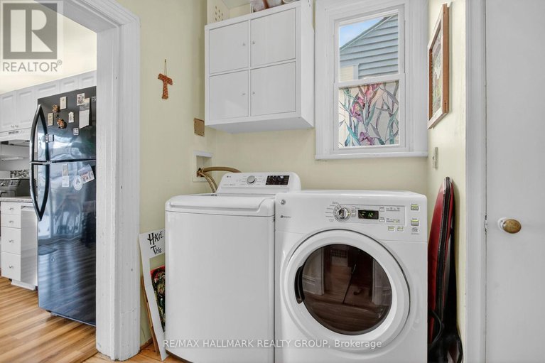 29421781/512-melbourne-avenue/mckellarhighland/ottawa/ontario/K2A1W5_19