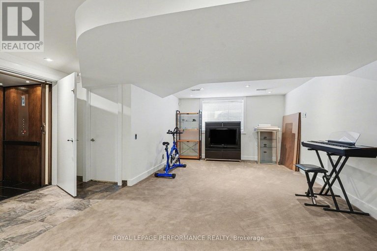 29515520/805-kingsmere-avenue/mckellar-heightsglabar-park/ottawa/ontario/K2A3J8_36