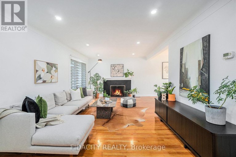 28372915/2147-iris-street/bel-air-park/ottawa/ontario/K2C1B4_3