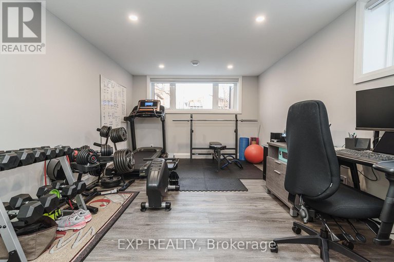 28347663/1885-arizona-avenue/urbandale-acres/ottawa/ontario/K1H6Z5_28