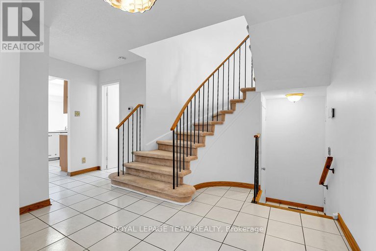 28798160/16-chickasaw-crescent/bridlewood/ottawa/ontario/K2M1M4_5