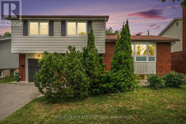 28574224/1841-lorraine-avenue/urbandale-acres/ottawa/ontario/K1H6Z7_1