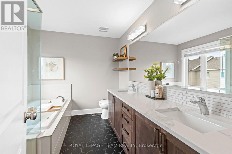 28459727/24-knockaderry-crescent/half-moon-bay/ottawa/ontario/K2J6H2_32