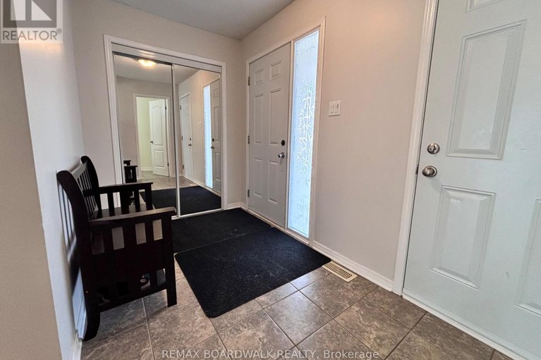 29597543/240-eliot-street/town-of-rockland/clarence-rockland/ontario/K4K0E6_3