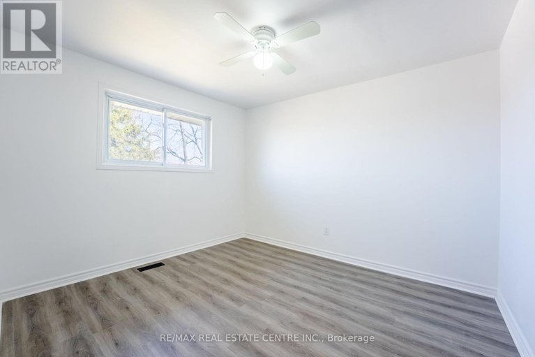 29227015/231-perth-street/brockville/brockville/ontario/K6V5E7_15