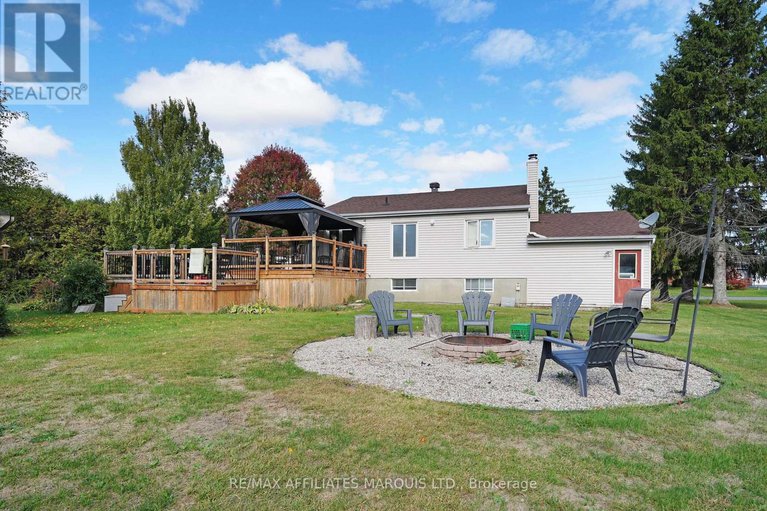 29034285/21-ste-therese-boulevard/embrun/russell/ontario/K0A1W0_42