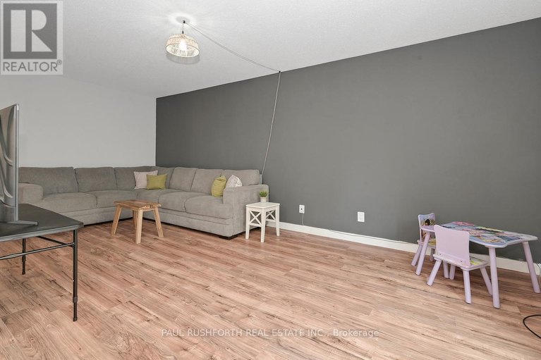 29613824/244-salter-crescent/beaverbrook/ottawa/ontario/K2K1Z2_8