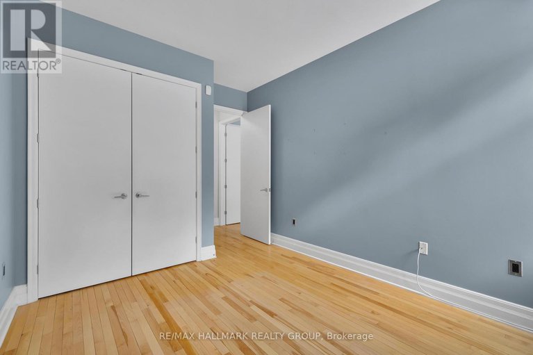 29403612/203-260-besserer-street/sandy-hill/ottawa/ontario/K1N1J3_21