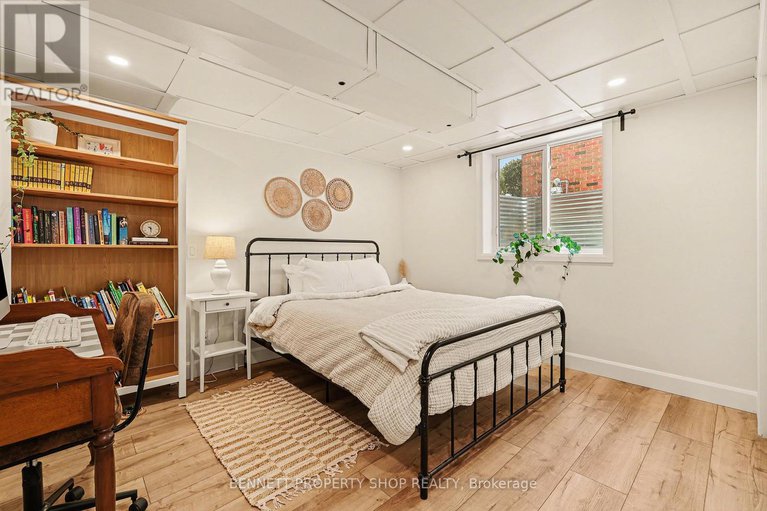 29217145/1206-placid-street/queensway-terrace-southridgeview/ottawa/ontario/K2C3A6_20