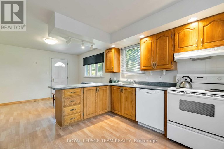 28614426/207-curry-street/kemptville/north-grenville/ontario/K0G1J0_14