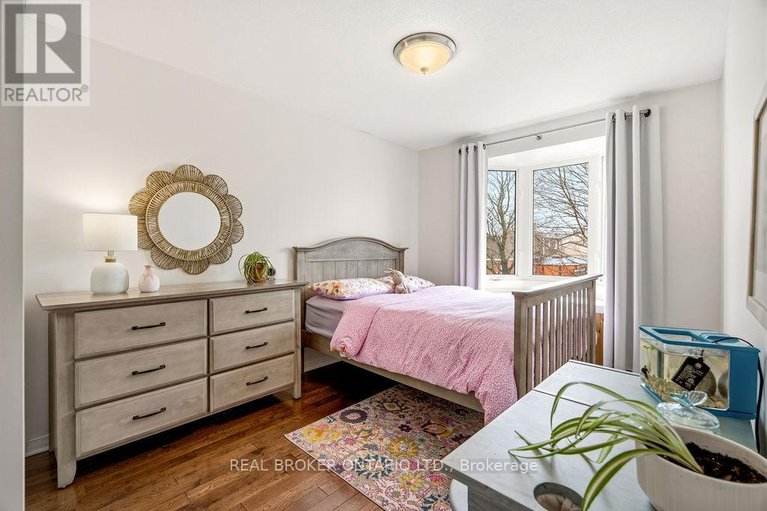 29633974/1095-avignon-court/orleans-wood/ottawa/ontario/K1C2M2_19