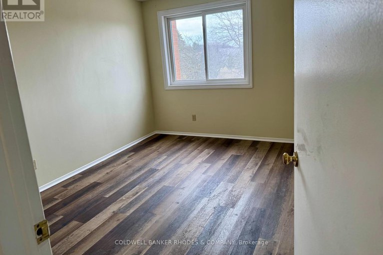 28188580/302-325-centrum-boulevard/bilberry-creekqueenswood-heights/ottawa/ontario/K1E3W8_7