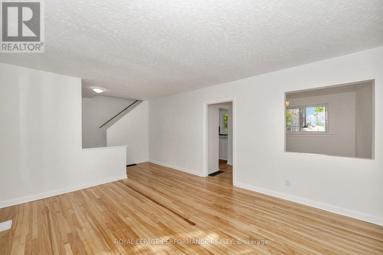 28502745/622-borthwick-avenue/castle-heightsrideau-high/ottawa/ontario/K1K2L9_8