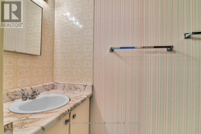 29219484/199-birch-hill-private/carson-meadows/ottawa/ontario/K1K3Y5_27