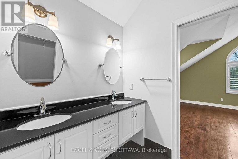 29614138/249-atlantis-avenue/westboro-west/ottawa/ontario/K2A1X9_18