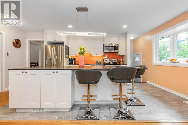 28909917/9-newbury-avenue/borden-farmstewart-farmcarleton-heightsparkwood-hills/ottawa/ontario/K2E6K7_11