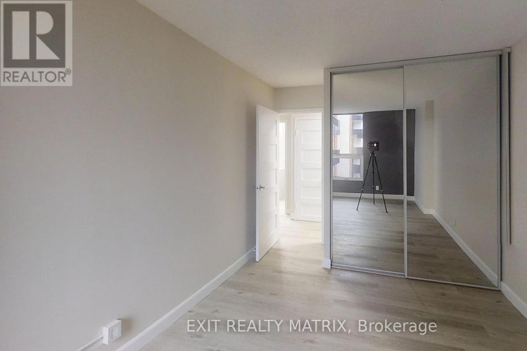 29079654/1011-2951-riverside-drive/mooneys-bayriverside-park/ottawa/ontario/K1V8W6_6