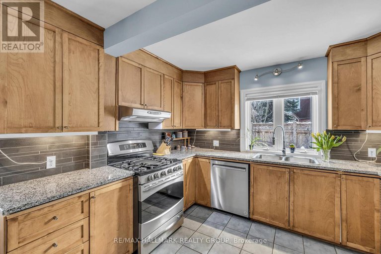 28281050/396-daly-avenue/sandy-hill/ottawa/ontario/K1N6H2_17