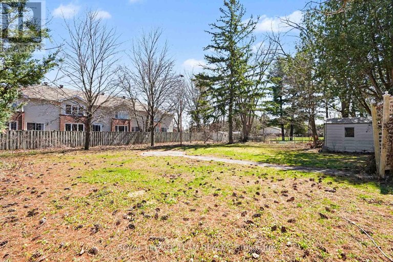 29662789/429-ancaster-avenue-e/woodroffe/ottawa/ontario/K2B5B6_16