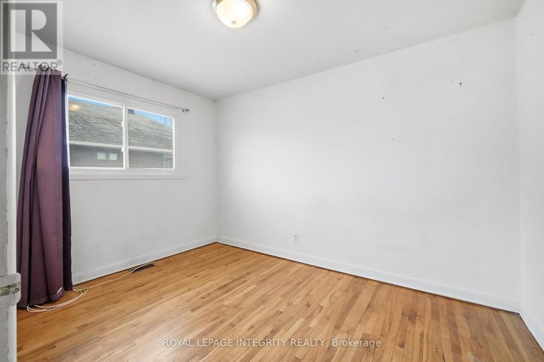 29652351/754-cummings-avenue/castle-heightsrideau-high/ottawa/ontario/K1K2L1_19