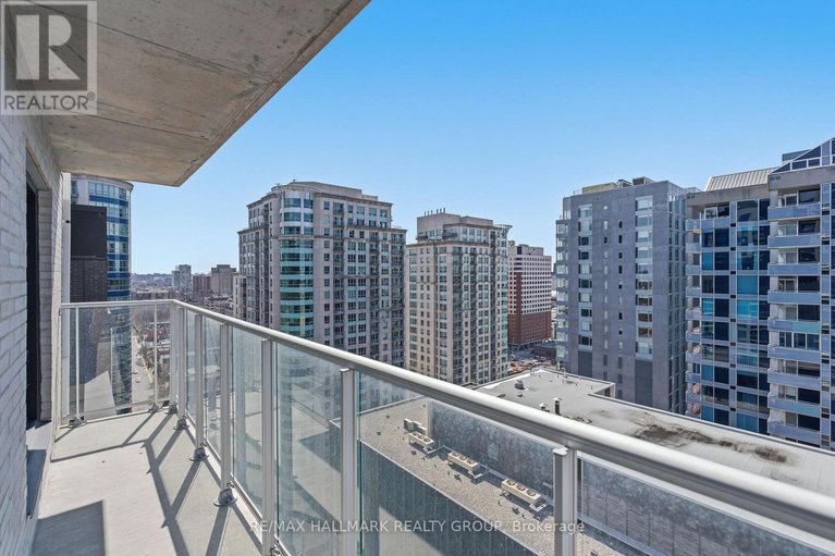 29589386/2001-180-george-street/lower-townbyward-market/ottawa/ontario/K1N0G8_3