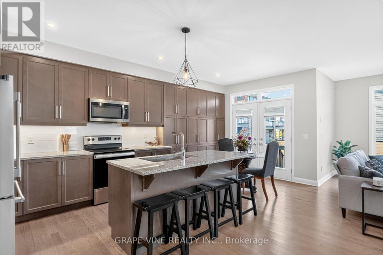 28743049/525-pimiwidon-street/cfb-rockcliffe-and-area/ottawa/ontario/K1K5A1_12