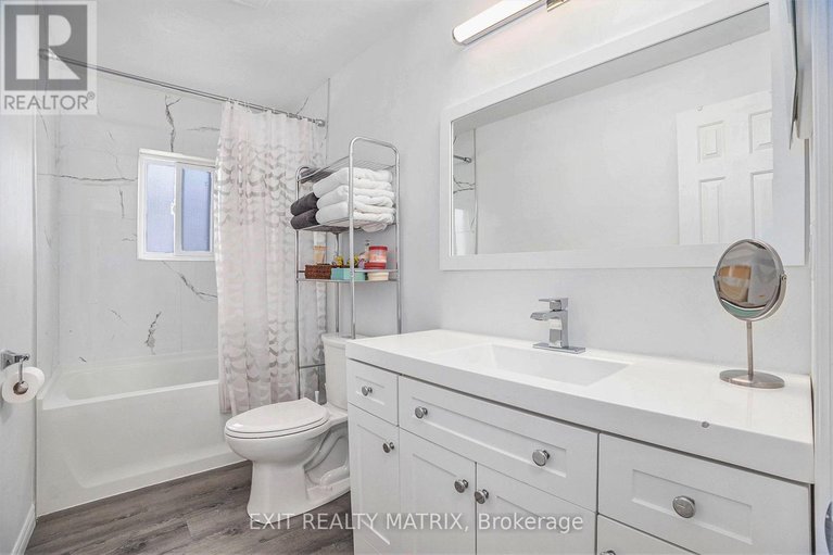 29440006/697-levac-drive/fallingbrookpineridge/ottawa/ontario/K4A2R3_21